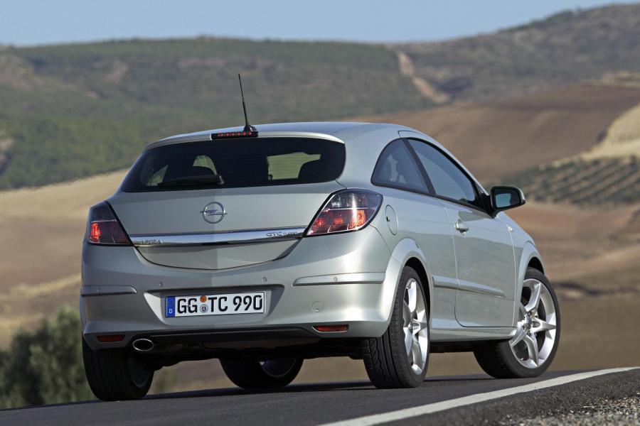  Opel Astra GTC 2005 года  (фото 112 из 212)